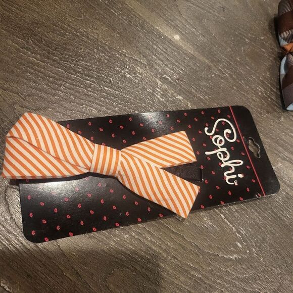 Little Girl Bundled 5 Headlands - Picture 2 of 8